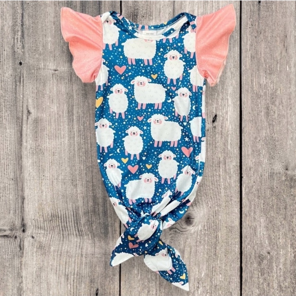 New Boutique Little Lamb/Sheep Sleeper with Tie at the Bottom